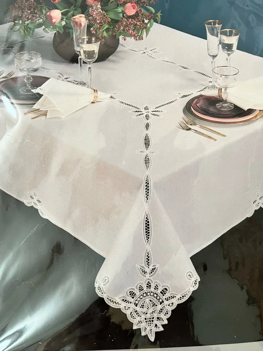 White Embroidered Lace Tablecloth - Elegant Dining Accent, 66 x 104 inches